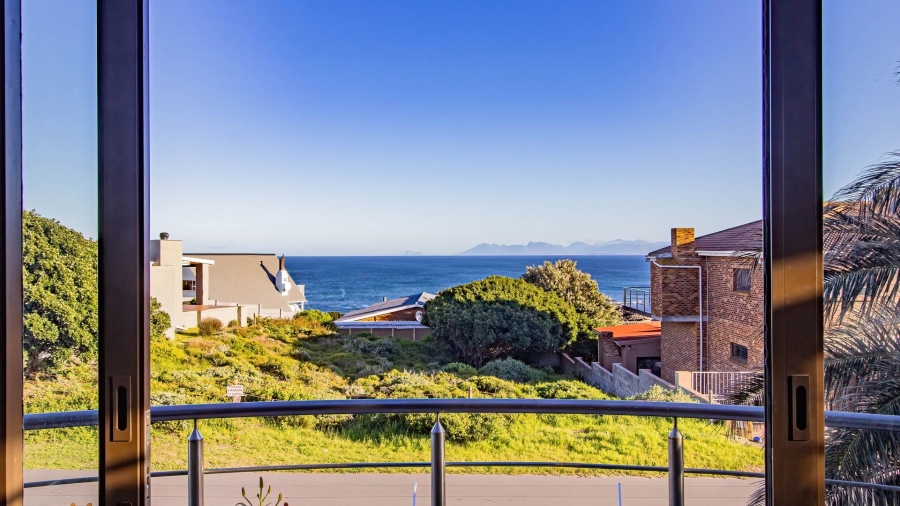 3 Bedroom Property for Sale in De Kelders Western Cape